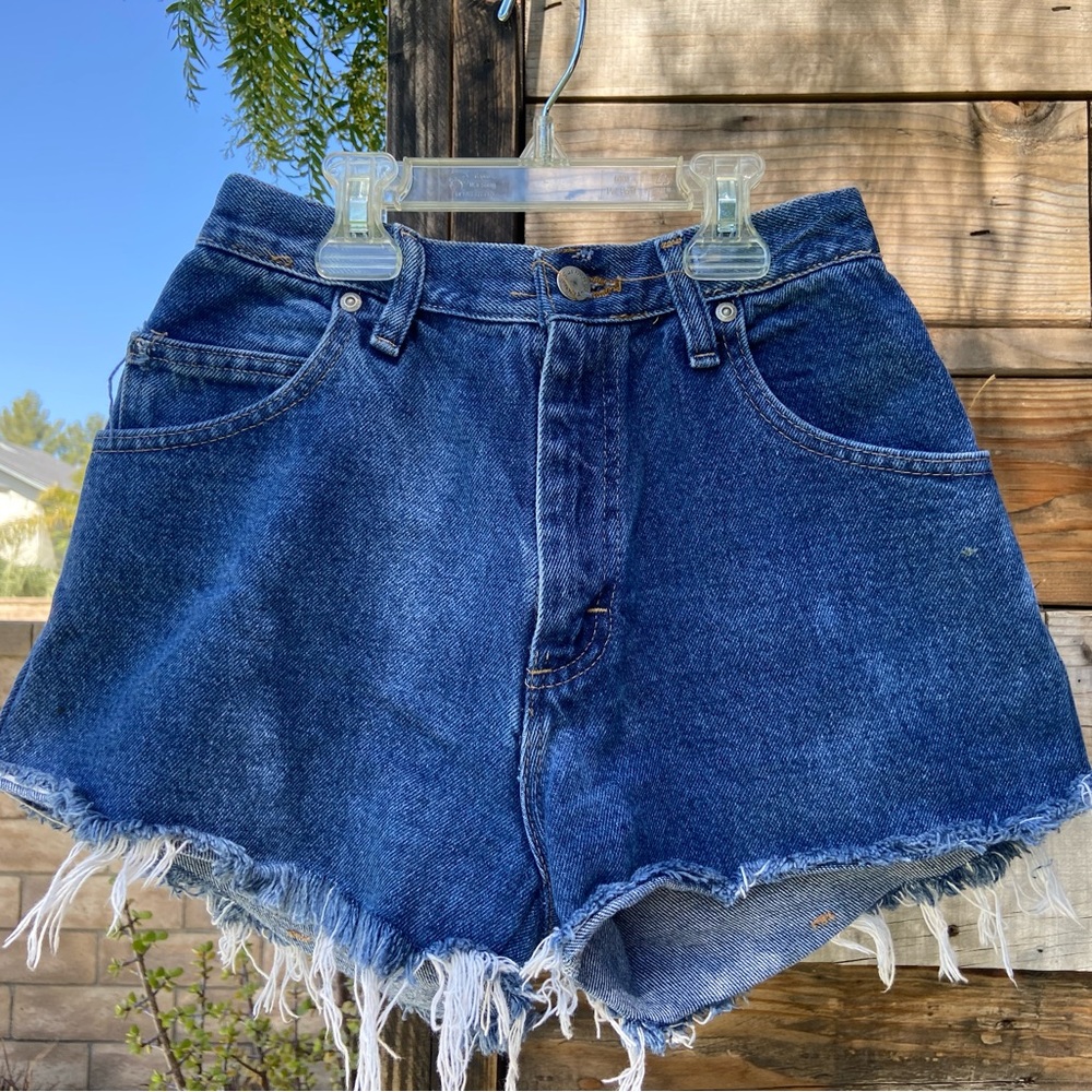 Highwaisted wrangler dark wash Jean shorts